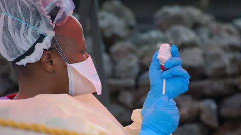 Congo Ebola outbreak spreads to Uganda, 246 cases reported