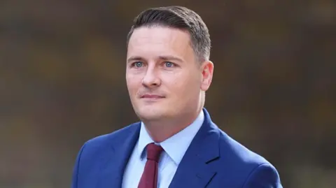 Starmer fights Labour revolt as leadership challenge rules loom