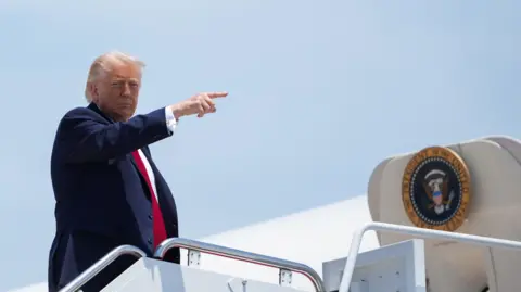 Trump weighs government stake in top AI companies