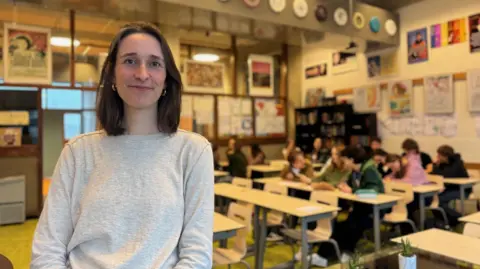 Dutch School Phone Ban Shows Mixed Results Two Years After Launch