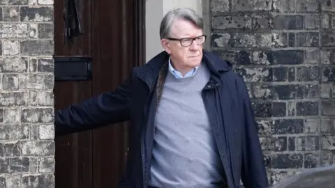 UK Officials Seek Mandelson Personal Phone Messages in Ambassador Appointment Review