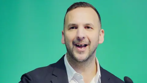 Green Party leader apologises for post criticising Golders Green arrest