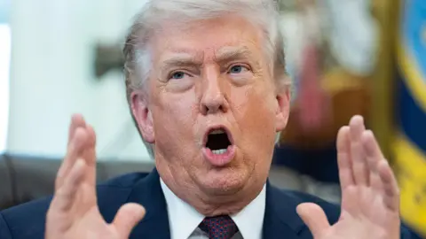 US President Faces Mounting Domestic Pressure to Avoid Prolonged Conflict