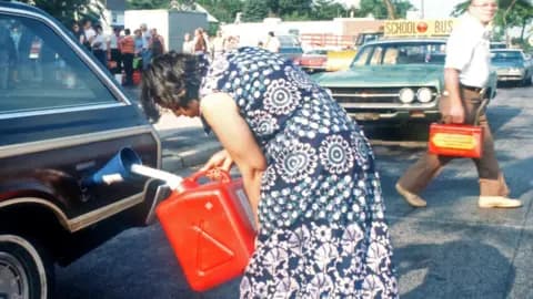 Experts Say Current Oil Crisis Could Be Worse Than the 1970s