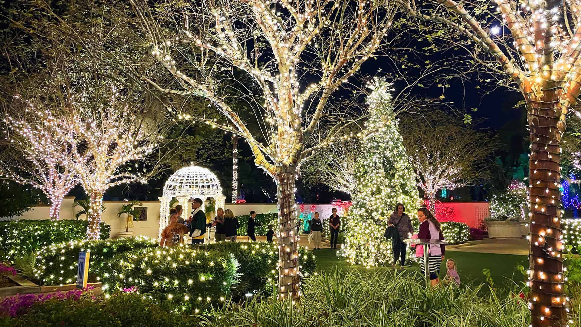 Christmas in The Gardens Draws Families, Boosts Local Civic Engagement