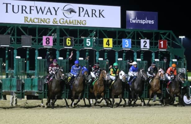 Resplendence Wires Cincinnati Trophy in 11-1 Upset for 20 Oaks Points