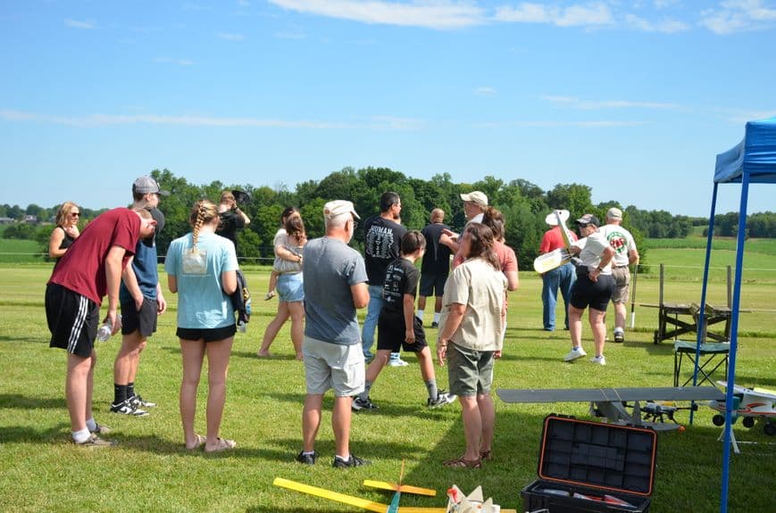 Jasper RC Flyers give newcomers hands-on taste of radio-controlled flight