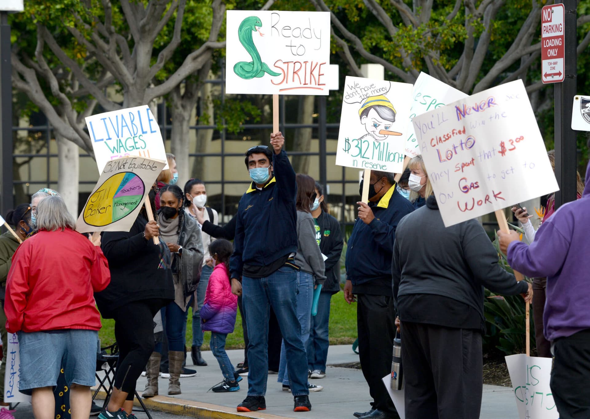 Fresno Unified classified employees rally over stalled contract, layoff fears