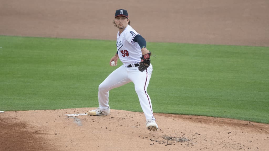 Aces hold off Aviators 9-8, even series behind Ray's return