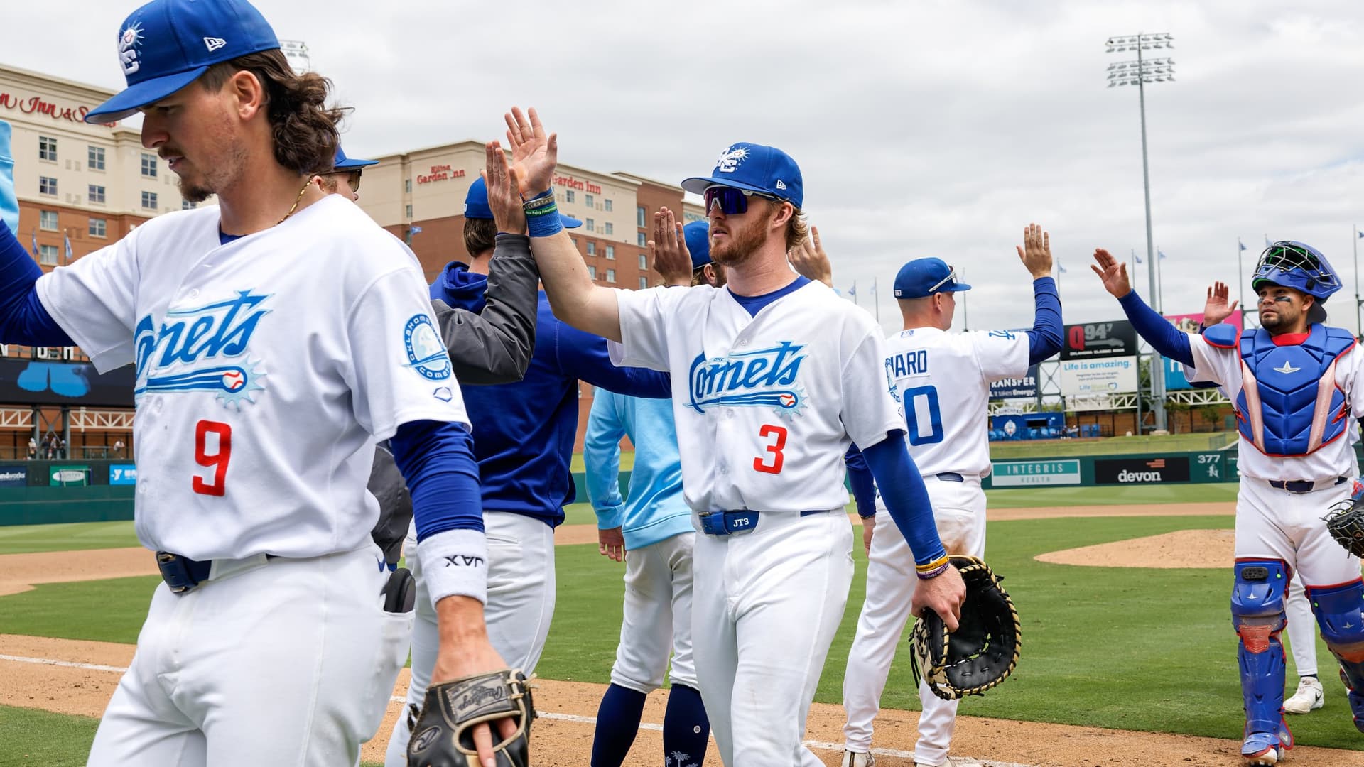 Comets pull away late for 7-3 win over Sacramento