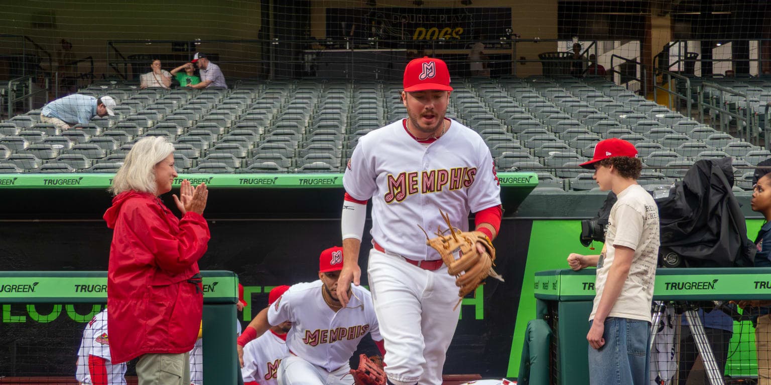 Memphis blasts Norfolk 14-4, stays tied for first in International League