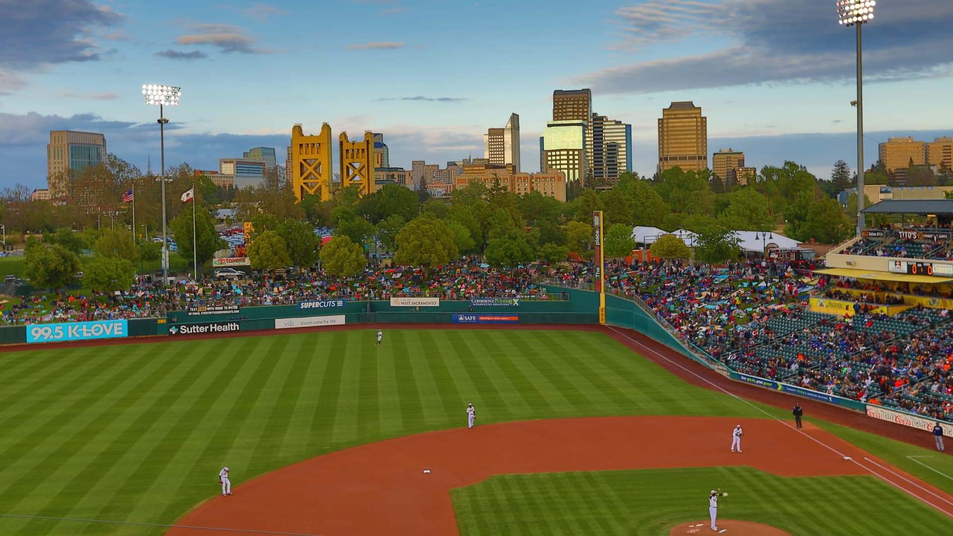 Bees blow six-run lead, fall to River Cats in 10 innings