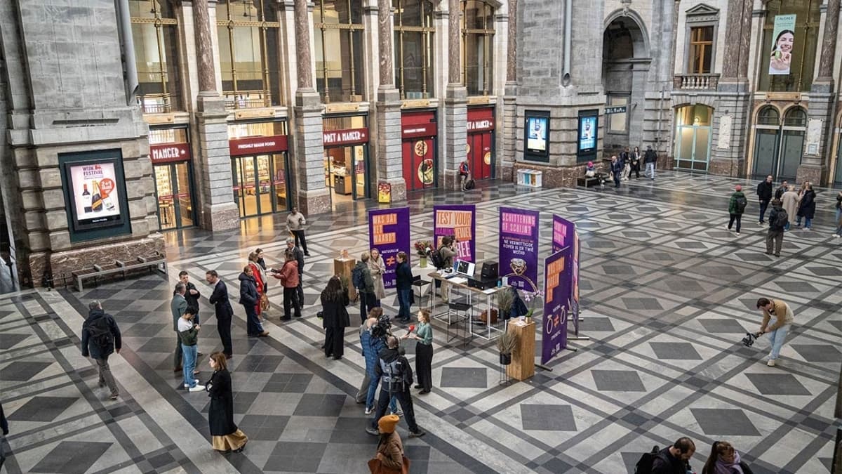 Antwerp Diamond Hub Scans Jewelry Free to Spot Lab-Grown Stones