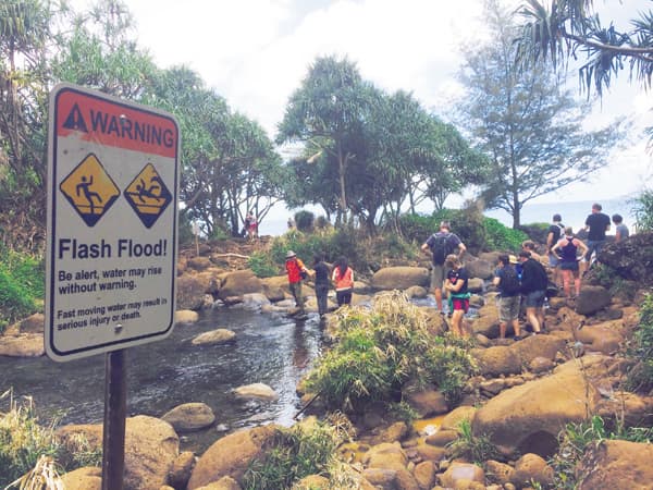 Helicopter Rescue Evacuates Injured Visitor from Hanakāpīʻai Stream Crossing