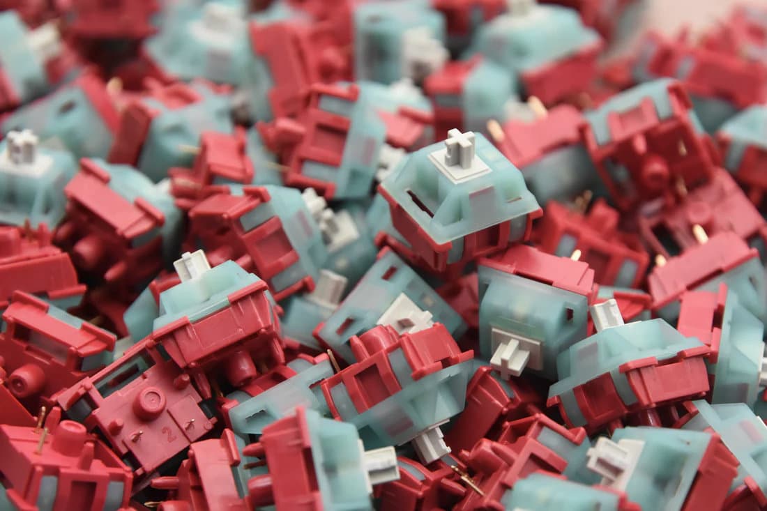 Mechanical keyboard buyers favor smoother factory-tuned switches in April sales roundup