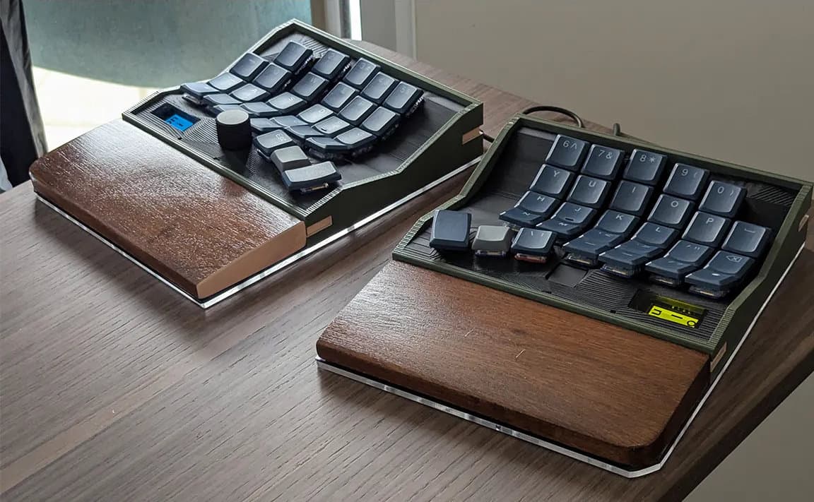 Tofu Dactyl pairs Dactyl ergonomics with a minimalist split design