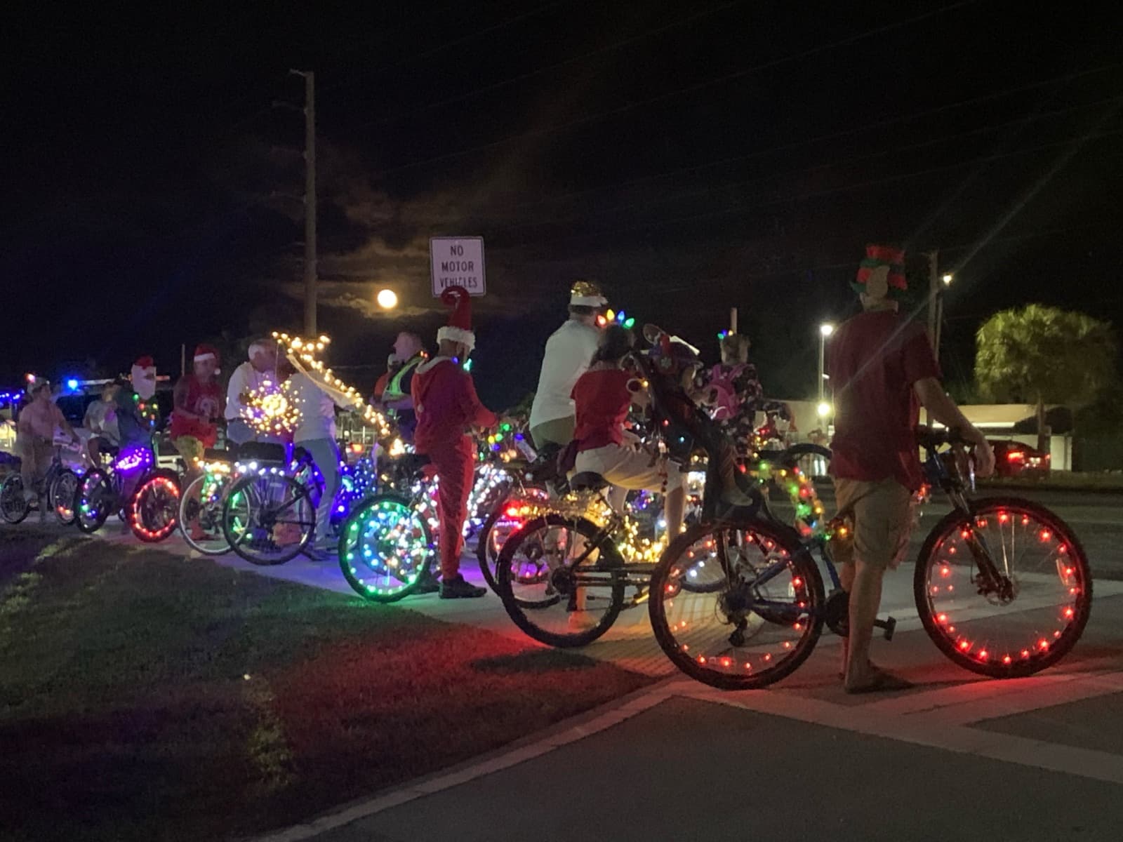 Key Largo Lighted Bike Ride Draws Community, Supports Holiday Wishes