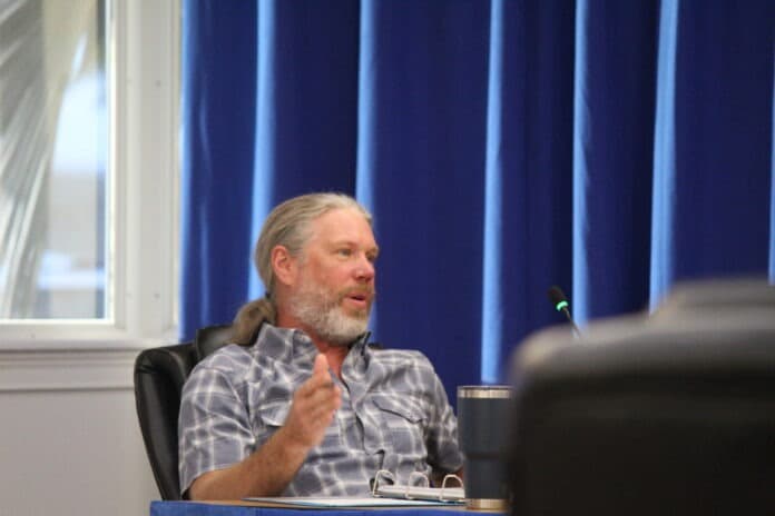 Islamorada Charter Panel Votes 7-0 to Boost Council Pay to $1,500