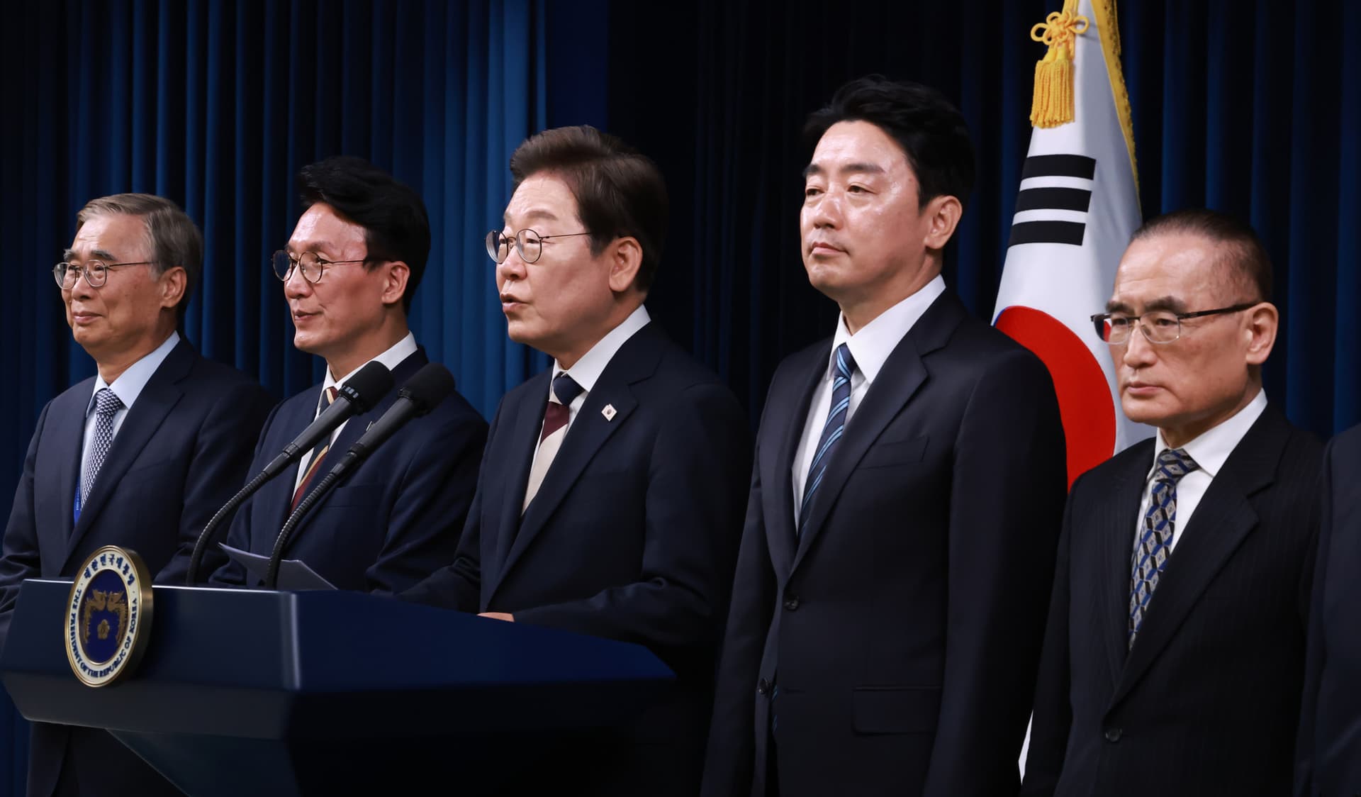 South Korea pauses review of joining U.S.-led Hormuz mission