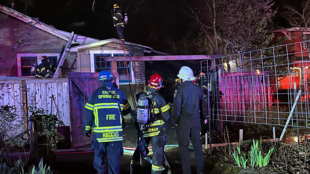 Major house fire on 2000 block of Brewer Avenue in Eugene
