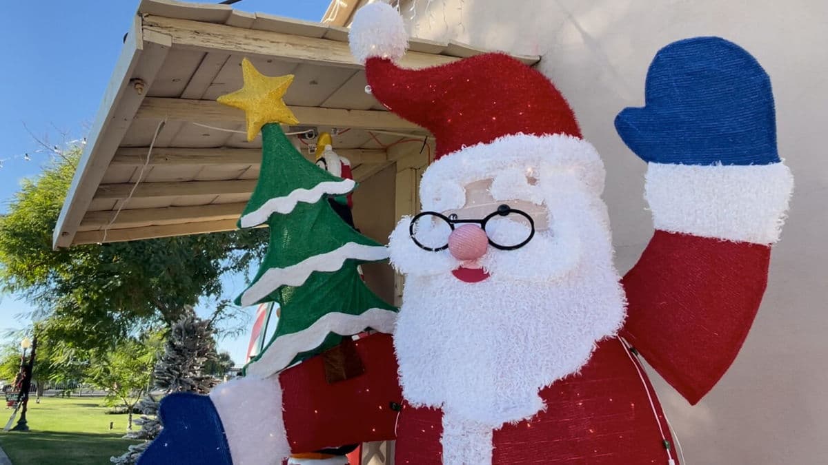 Christmas at the Crossing raises funds, brings families to park