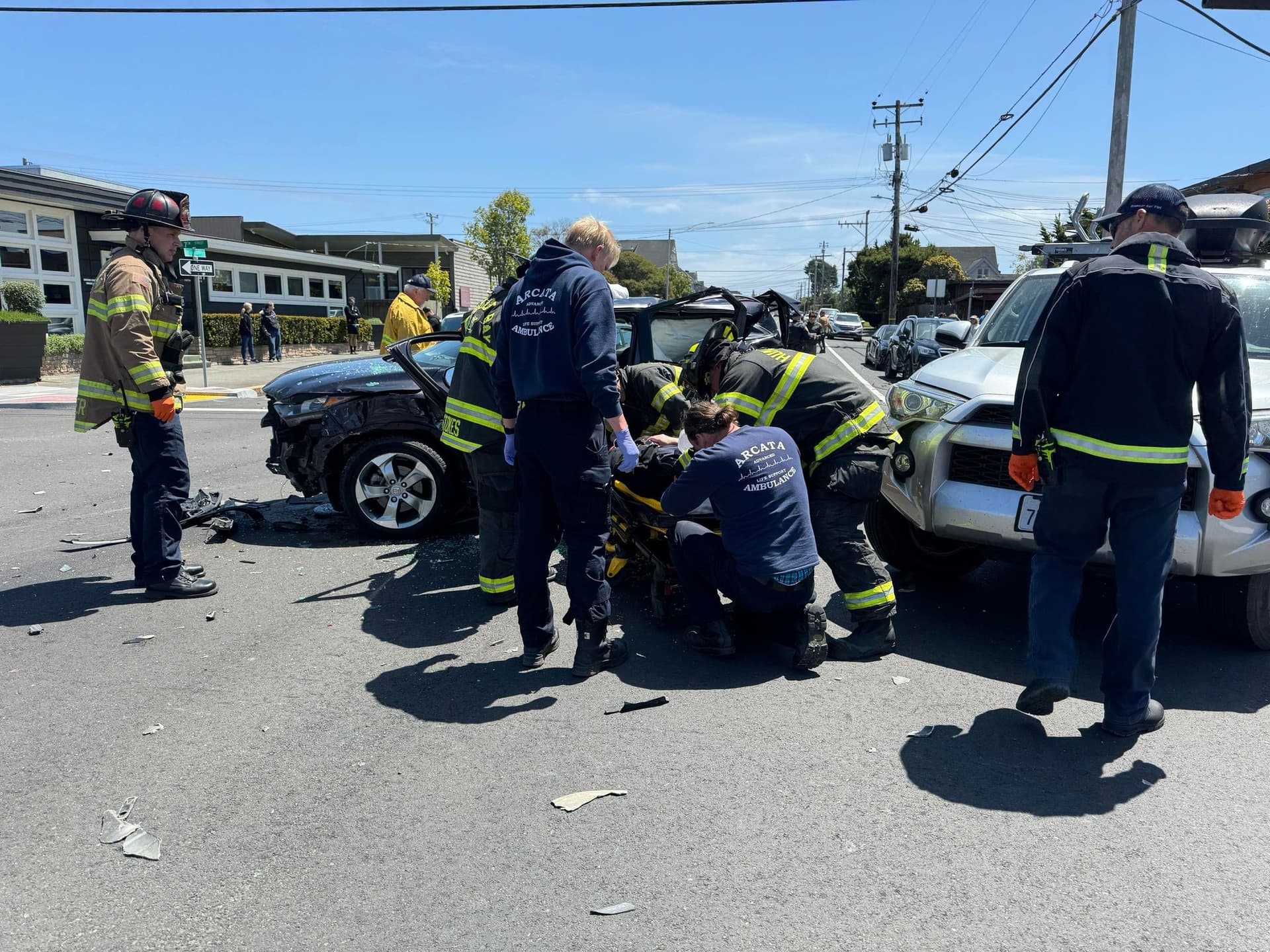 Eureka crash injures passenger, Anderson woman booked on DUI charges