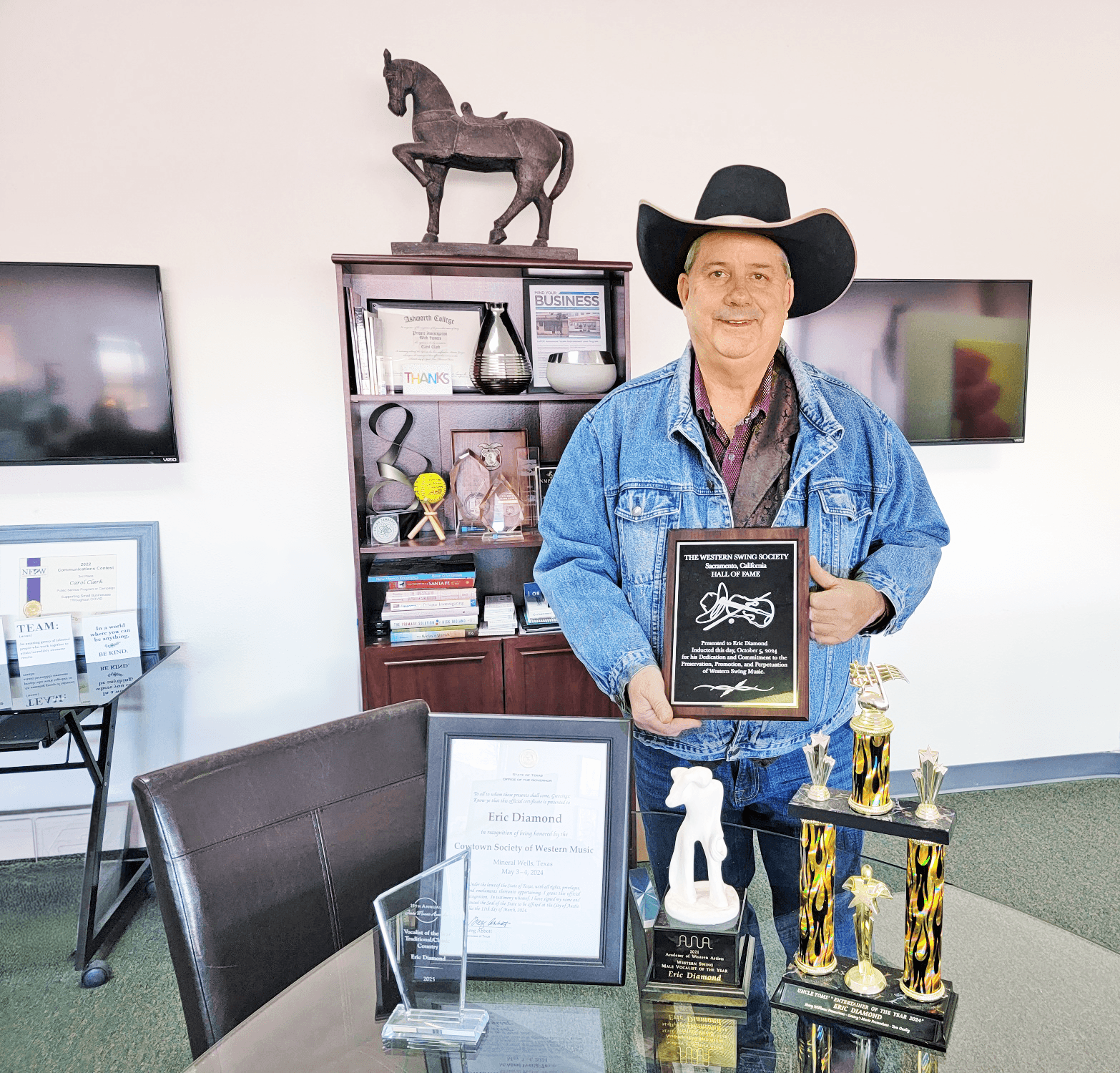 Los Alamos Native Eric Diamond Wins Country Vocalist Award at Grand Ole Opry