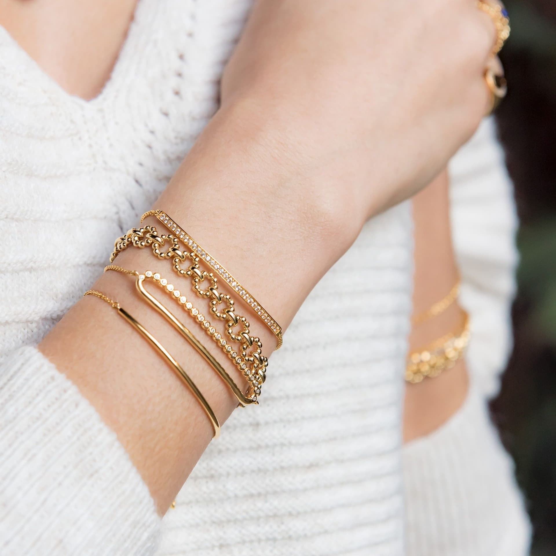 How to Build a Balanced, Textured Bracelet Stack Like a Style Pro