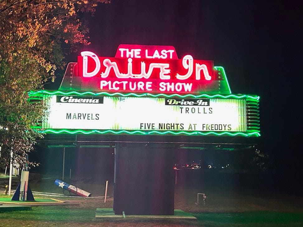 Gatesville Drive In Survives Since 1950, Anchors Local Culture