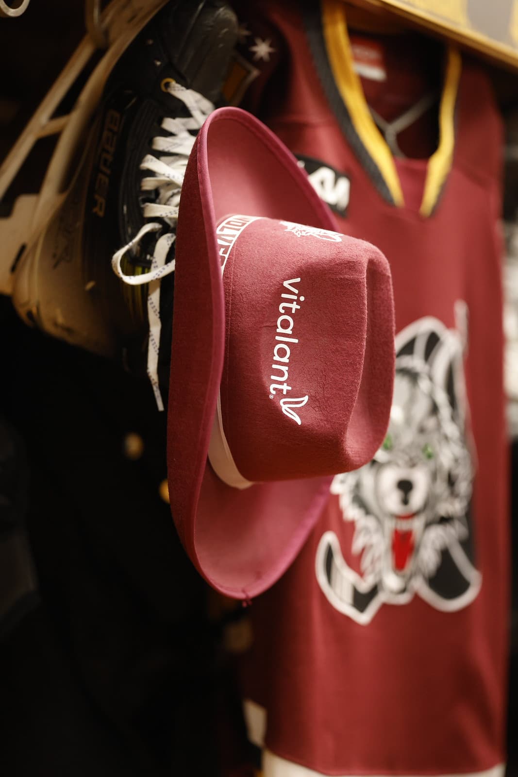 Chicago Wolves rally past Texas Stars 5-4 in wild Allstate win