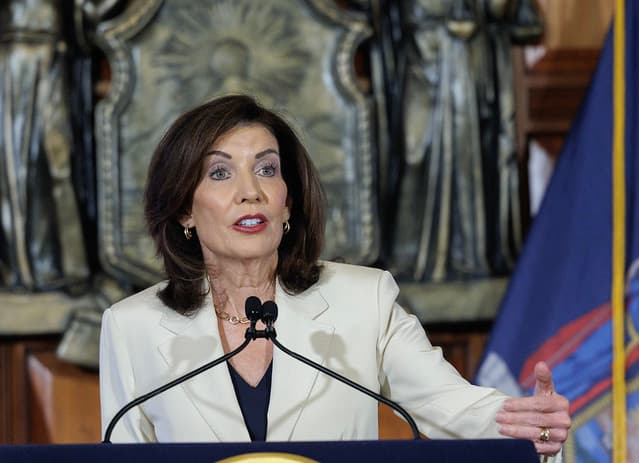 Hochul budget deal adds luxury second-home tax, curbs ICE cooperation