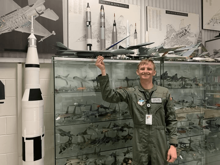 Los Alamos High alumnus selected for Air Force Academy flying team
