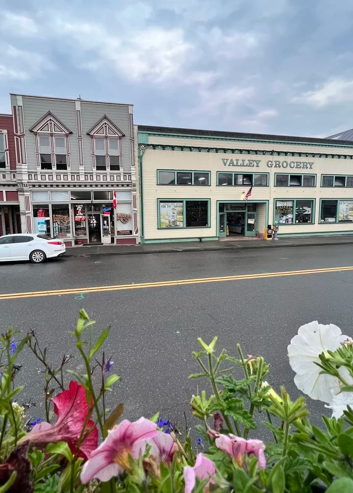 Ferndale's Valley Grocery closes, faces eviction over nearly $28,000 debt