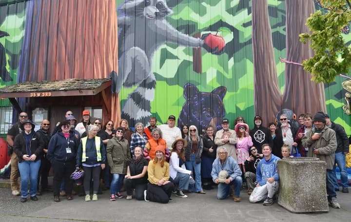 New mural at Eureka dining hall celebrates food, service and community