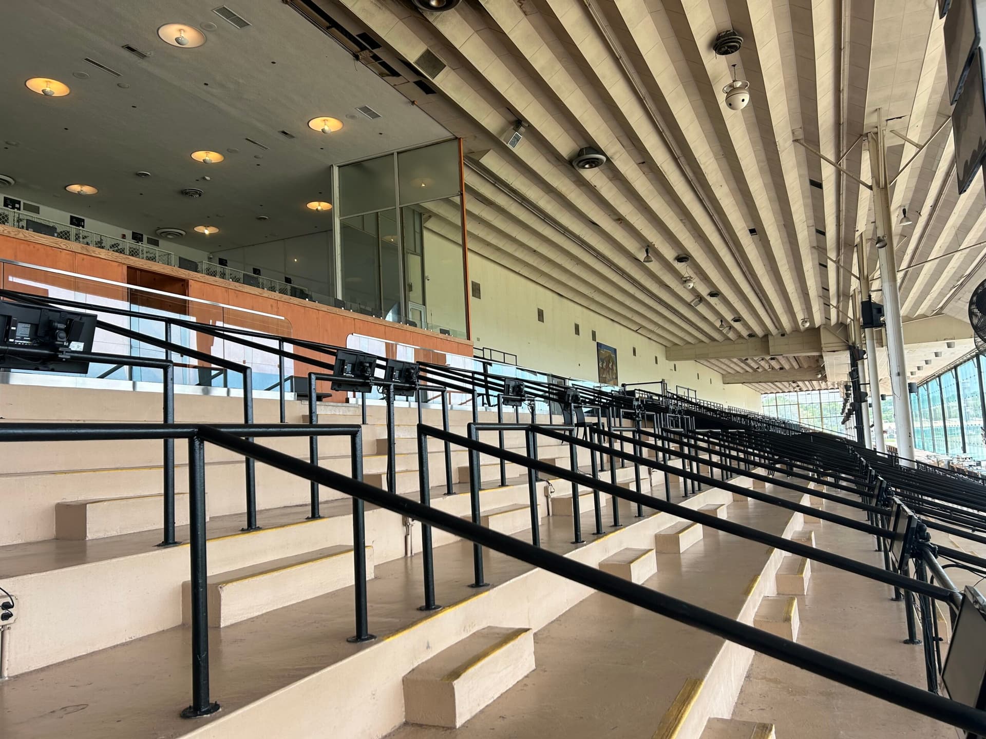 Maryland lawmakers pause Laurel Park purchase, seek cost-benefit review