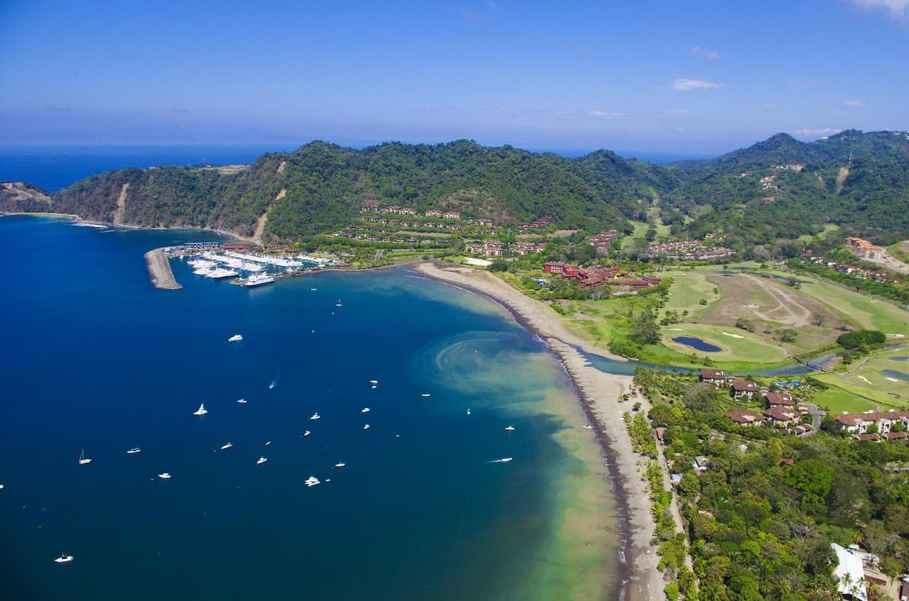 Herradura charter lands seven yellowfin, signaling strong Costa Rica tuna bite