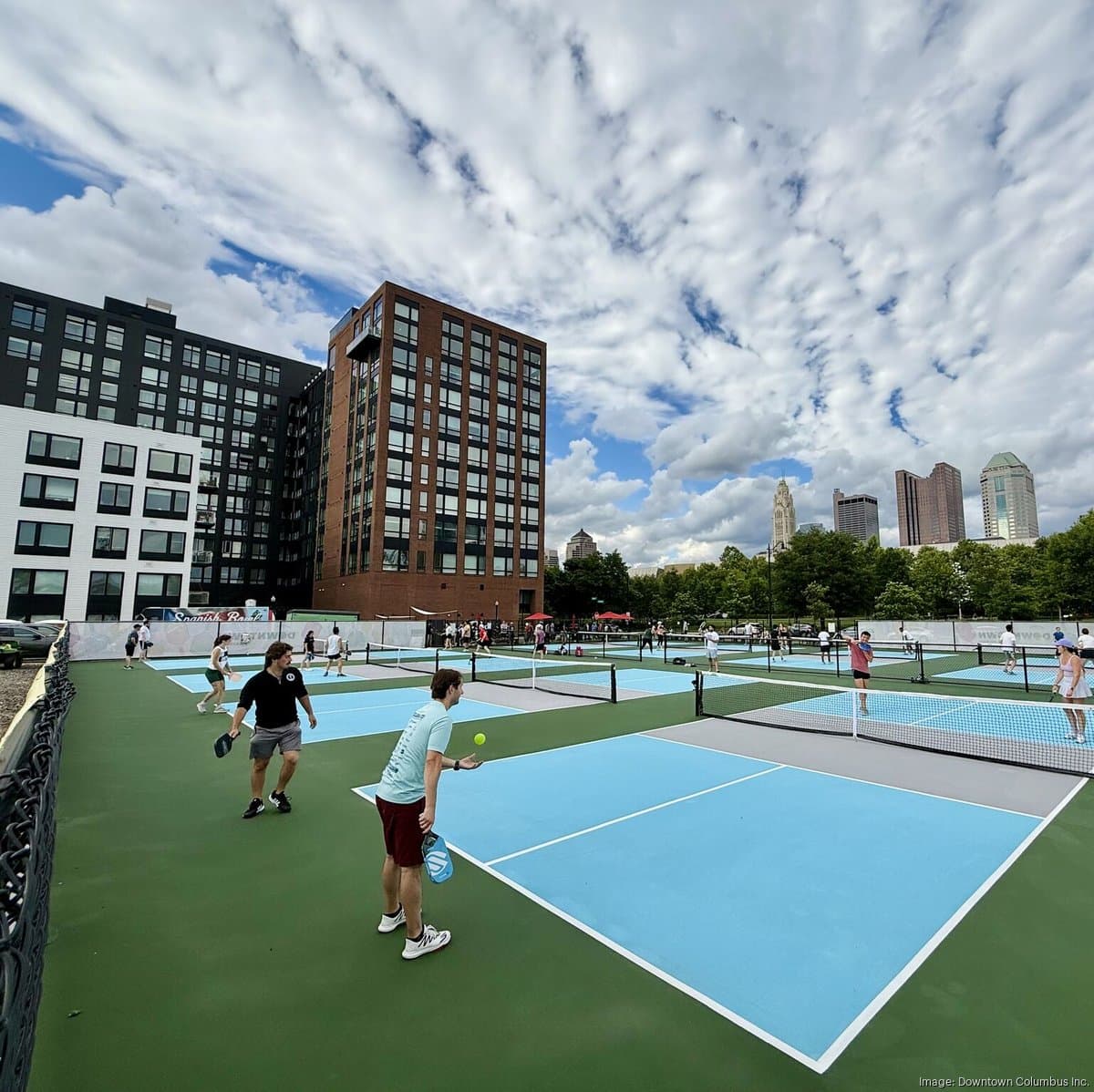 Columbus debuts eight free pickleball courts near downtown COSI