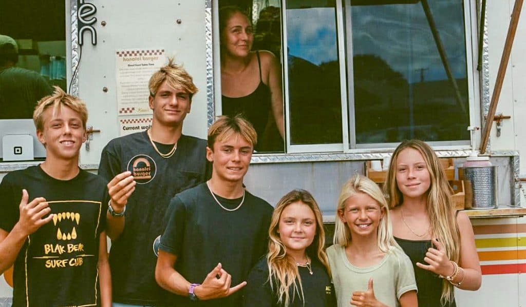 Hanalei Burger Gives Free Meals to Keiki, Community Steps Up