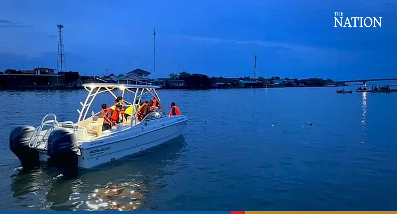 Search intensifies for four Spanish tourists after boat sinks