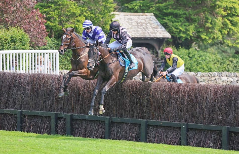 Passengerontheship completes five-timer as Cartmel hot streak continues