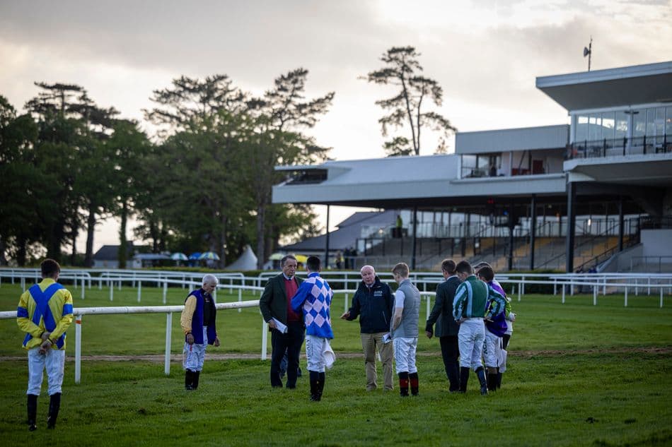 Gowran Park abandoned after jockeys report unsafe bend footing