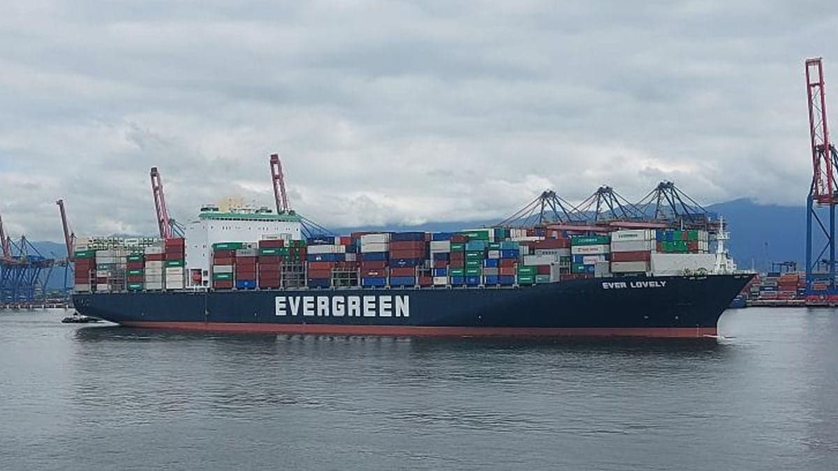Iran attacks cargo ship in Strait of Hormuz, disrupting shipping deal