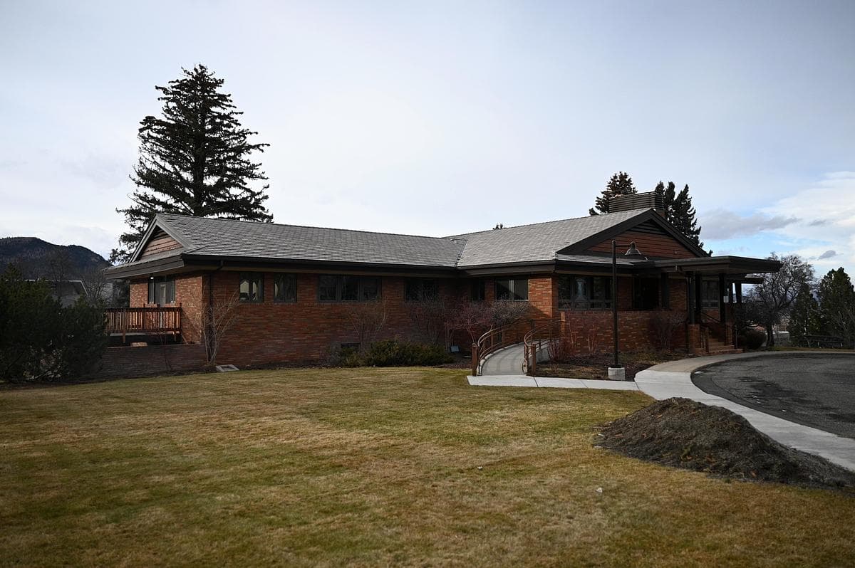 Deteriorating governor's residence forces choices for Carson Street property