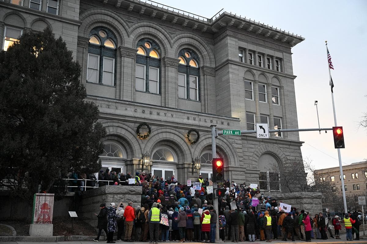 Helena Commission Adopts Resolution Restricting Police Cooperation with Federal Immigration Authorities