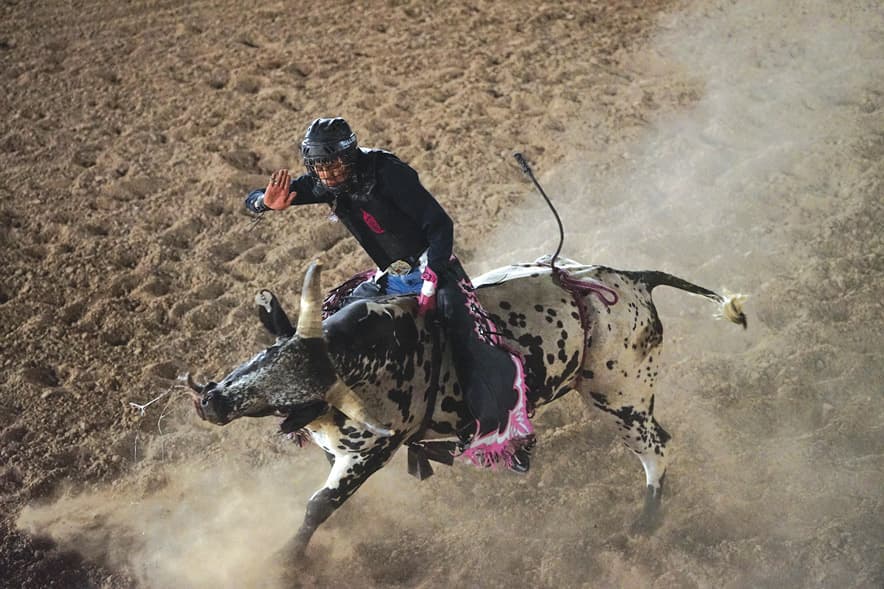 Rough Rock cowboy Ralph Gray III wins bull riding event in Kayenta