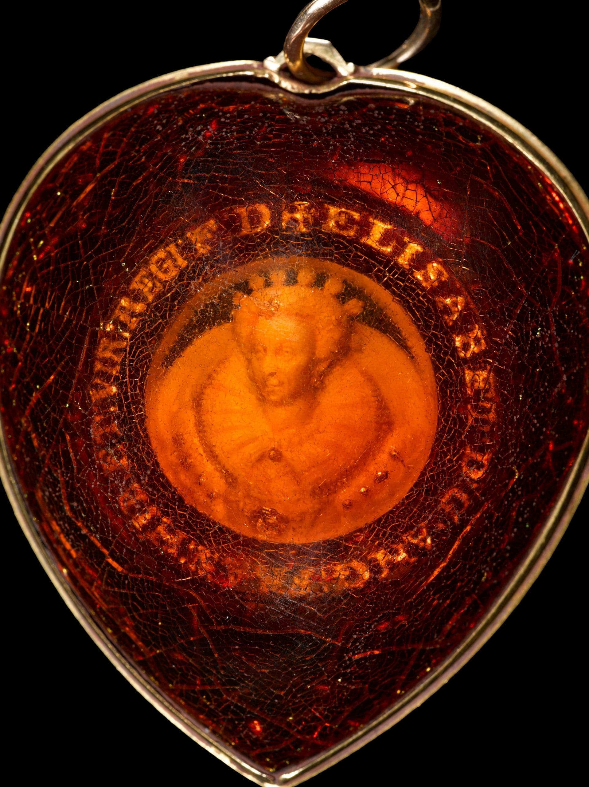 Elizabeth I amber pendant resurfaces at Sotheby’s with soaring estimate