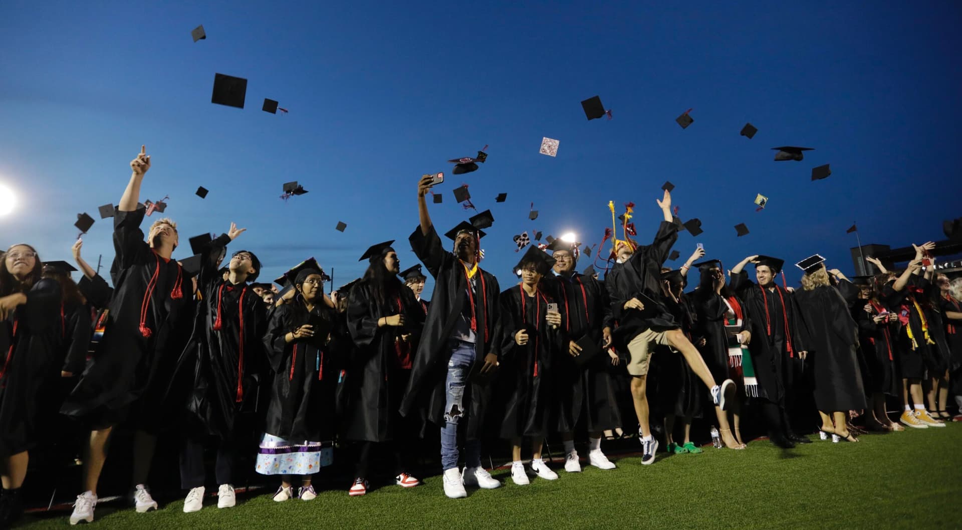 Lawrence Virtual School celebrates 120 graduates, growth of virtual learning