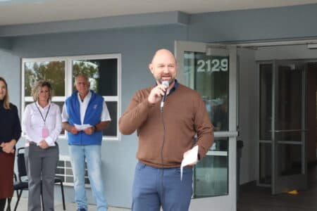 Kelly defends Douglas County reserves, debt decisions at forum