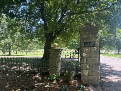 Watkins Museum tour brings revolutionary-era stories to Oak Hill Cemetery