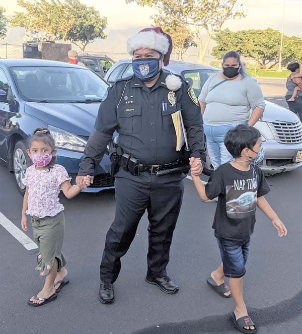 Kaua‘i First Responders Host Holiday Event, Support Justice Center Families